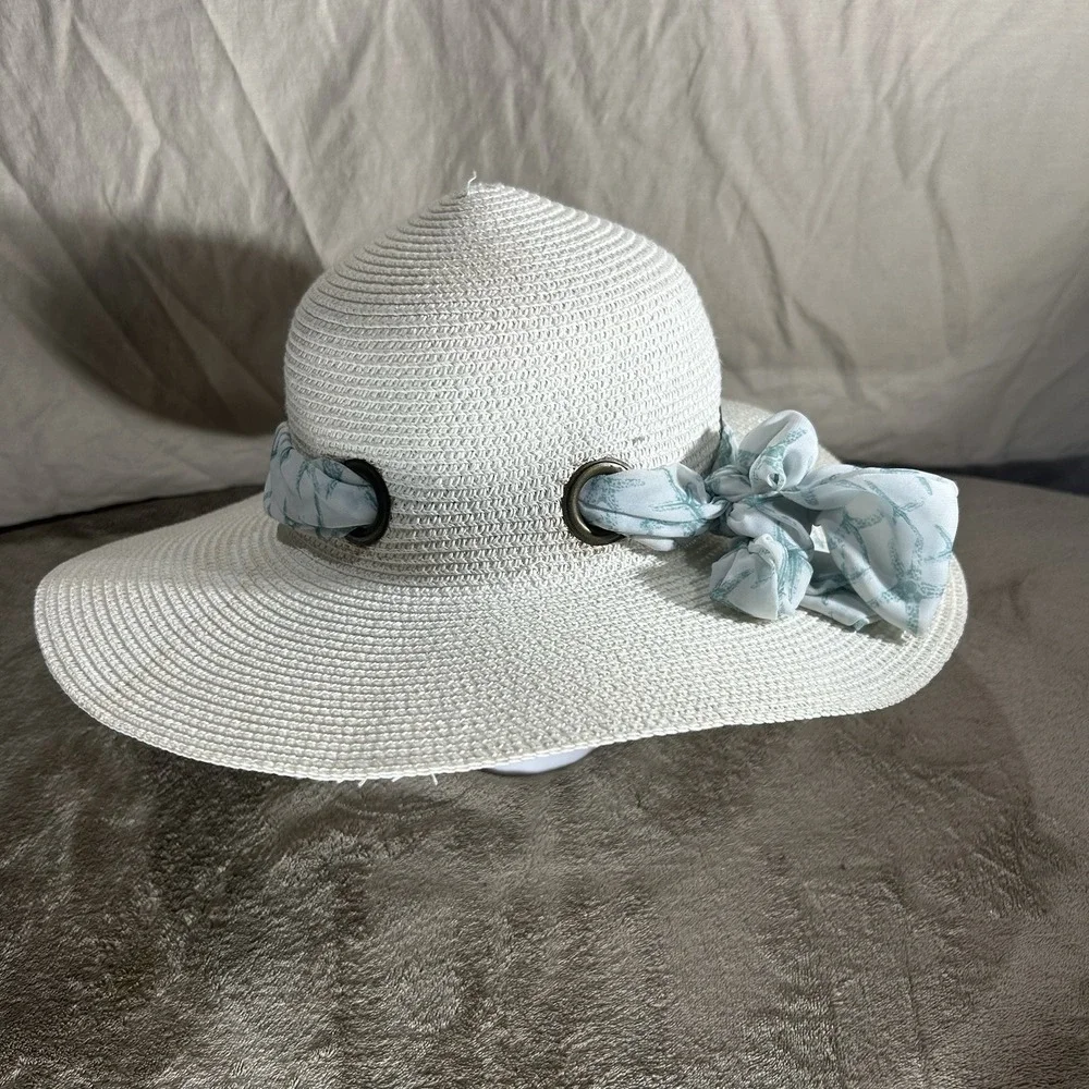Indigo Soul Women's White Straw Sun Hat with Starfish Scarf Detail
